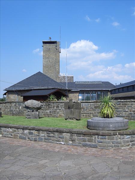 BurgVogelsang2004 012